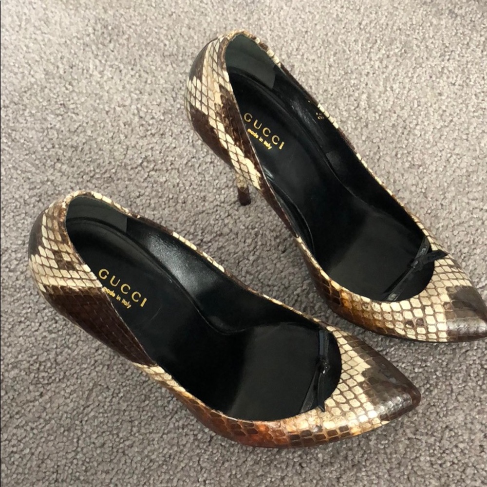 Authentic Gucci Python heels. Hello!!!!!
